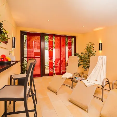 Dasschaffers - Meinwohlfuehlhotel 4* Бад-Мергентхайм